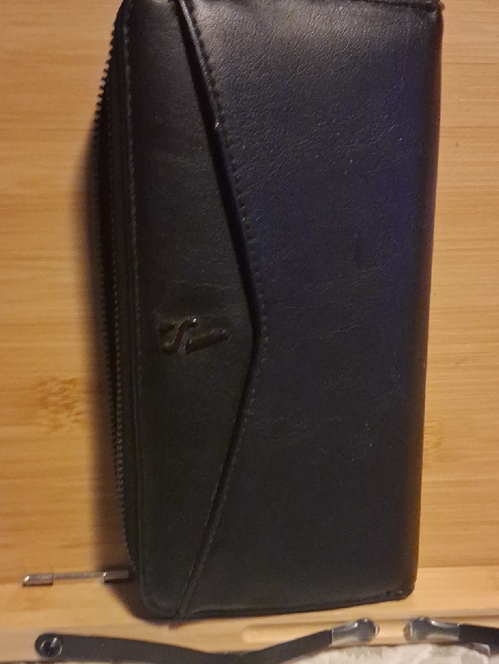 Simply Vera  Black Zip Wristlet Wallet